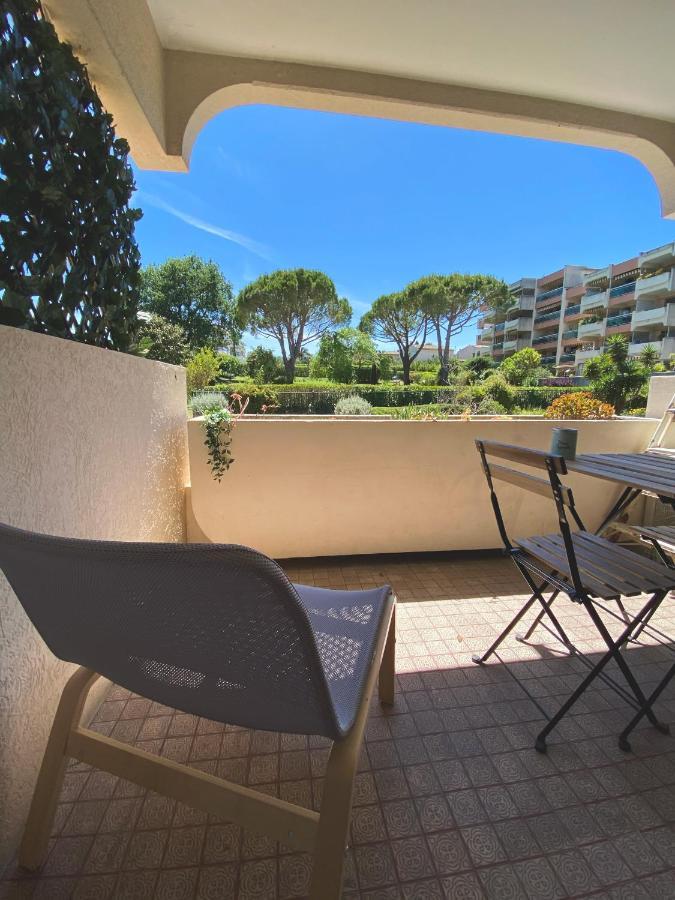 Le Maya - Studio Avec Piscine Antibes Luaran gambar