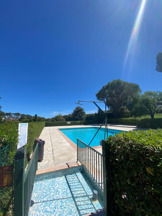 Le Maya - Studio Avec Piscine Antibes Luaran gambar